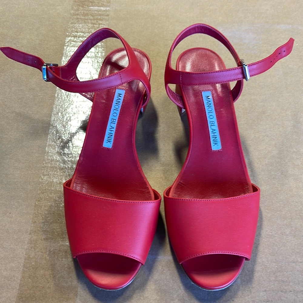 Red Manolo Blahnik Womens Shoe sz6